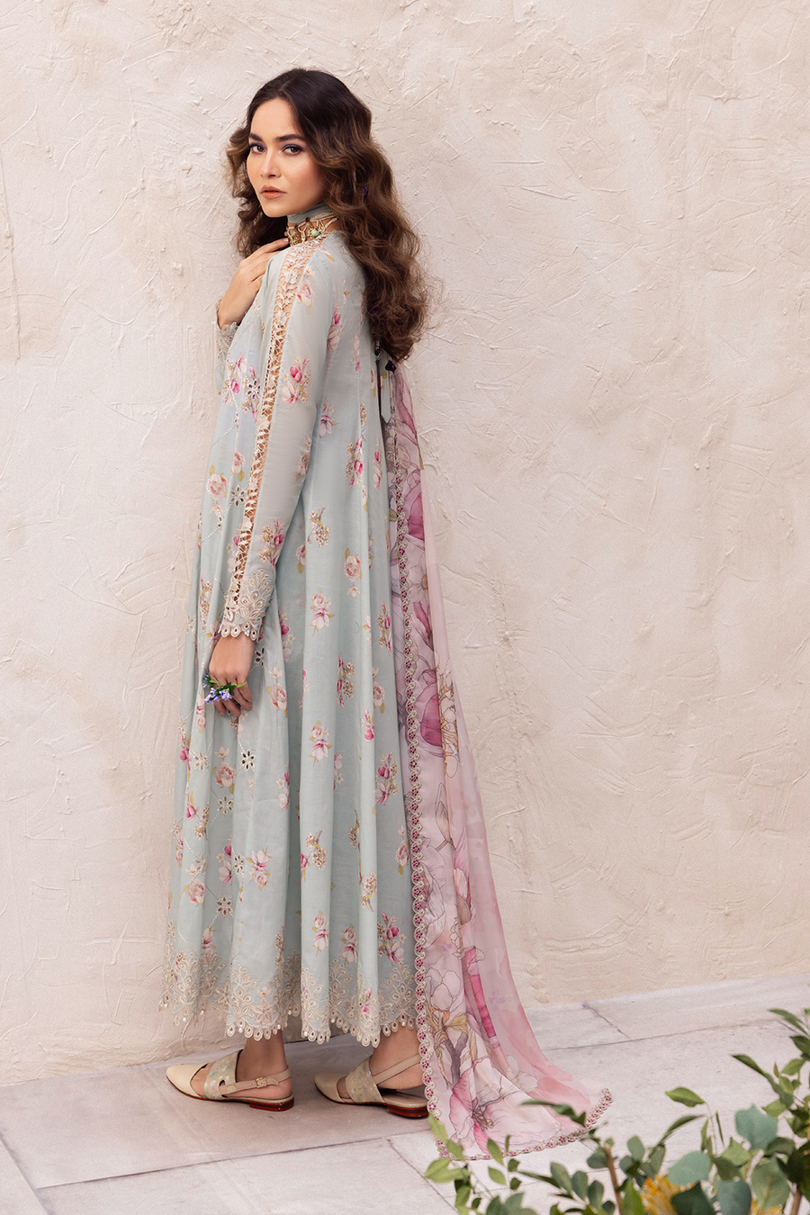 Iznik | Dahlia Embroidered Lawn | DL-10 - Ladies Clothes - Maria Faisal