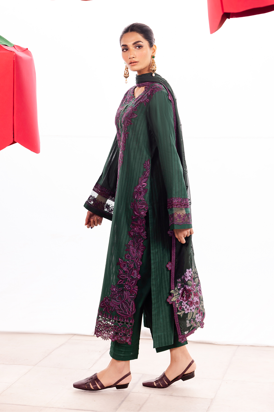 Iznik | Dahlia Embroidered Lawn | DL-02 - Ladies Clothes - Maria Faisal