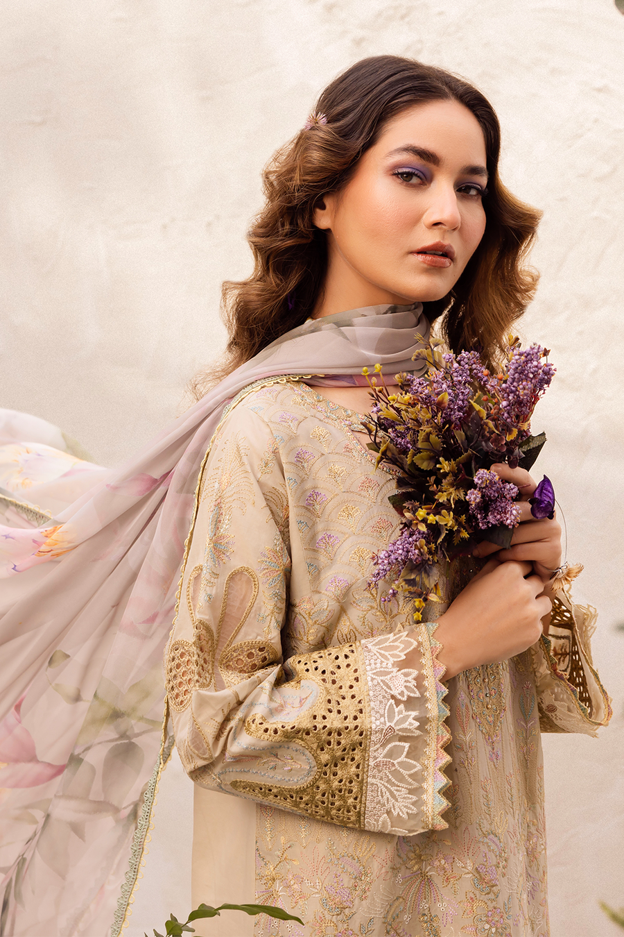 Iznik | Dahlia Embroidered Lawn | DL-03 - Ladies Clothes - Maria Faisal