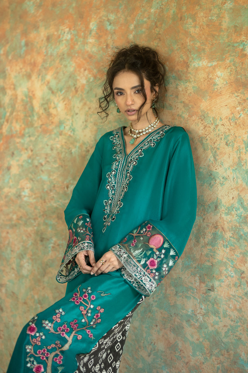 Zainab Chottani | Summer Edition 26 | Jade Muse Kaftan - Formal Dress - available at Maria Faisal in UK and USA.