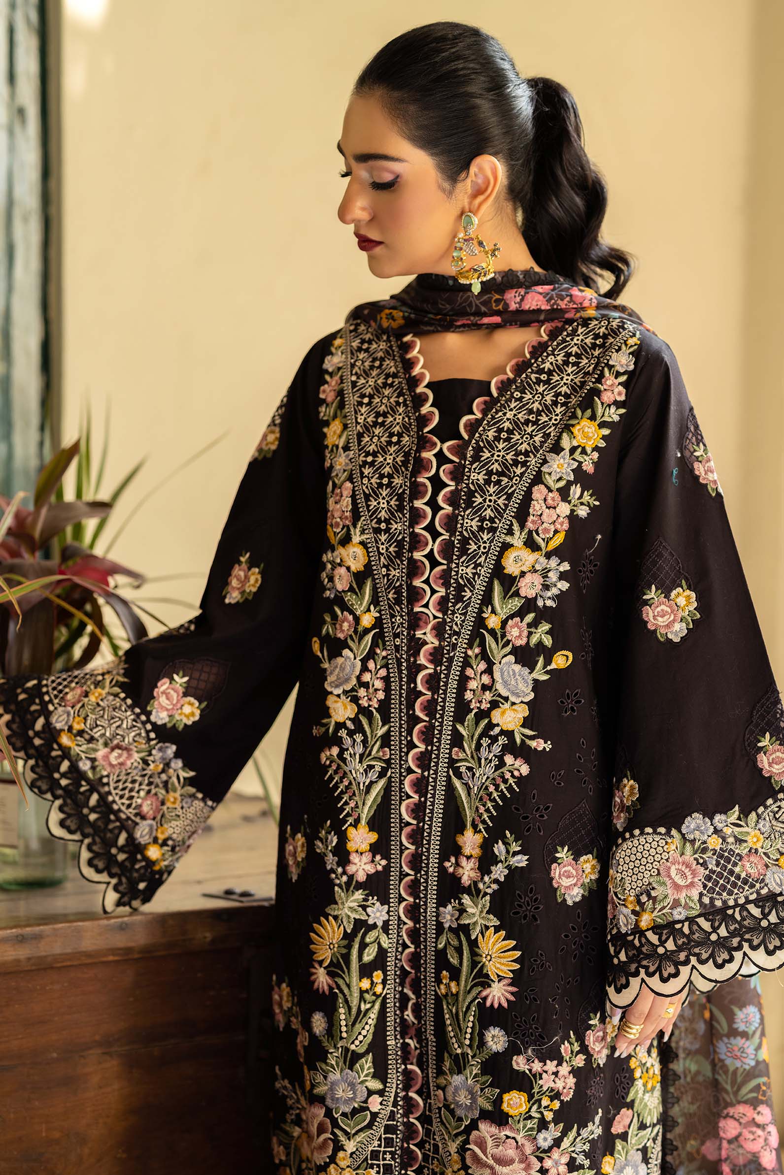 Maryam Hussain | Luxury Lawn 25 | Koyal by Maria Faisal - Registered Vendor of : Maryam Hussain - type : Ladies Clothes - 100% original wedding dresses