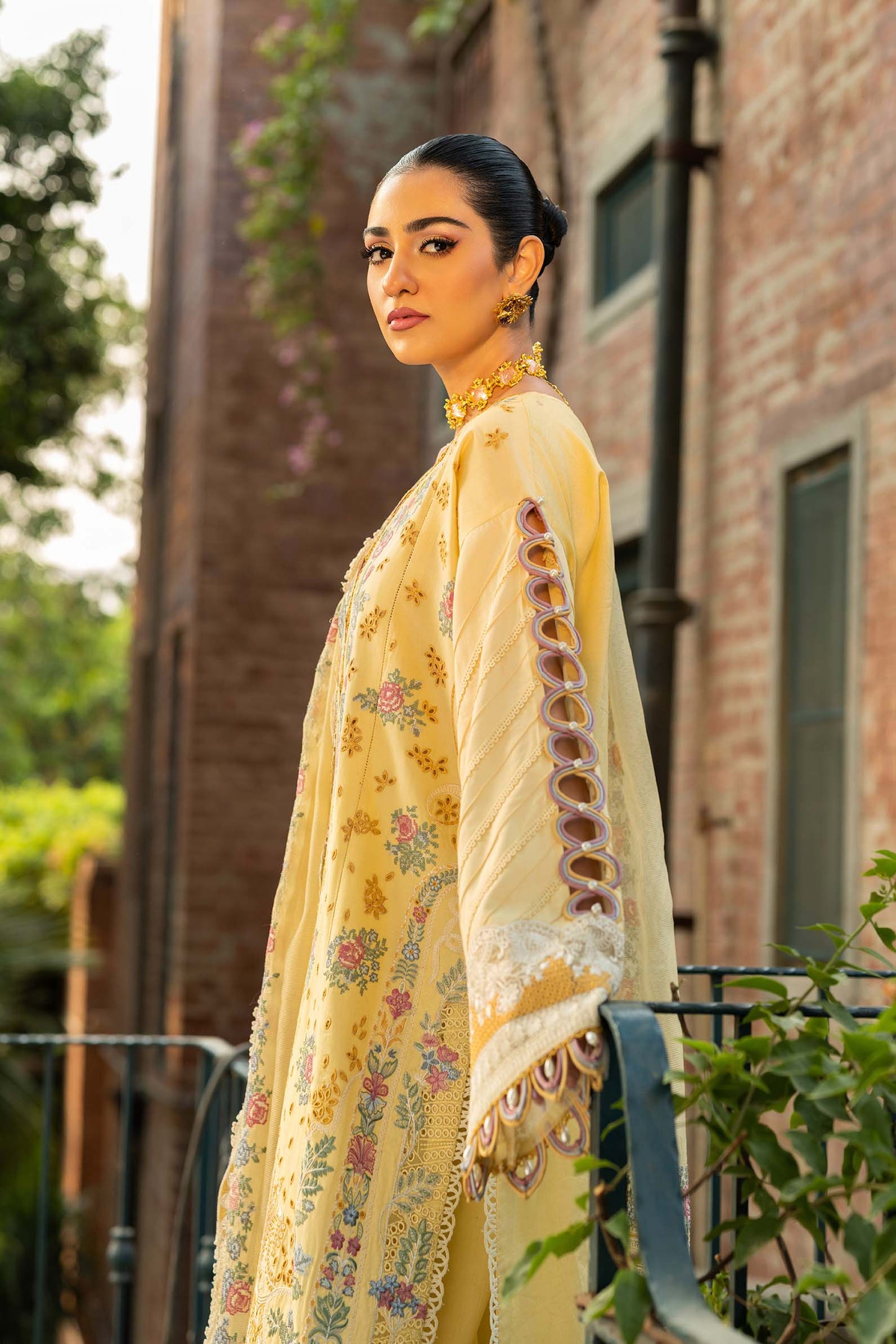 Maryam Hussain | Luxury Lawn 25 | Marjaan by Maria Faisal - Registered Vendor of : Maryam Hussain - type : Ladies Clothes - 100% original wedding dresses