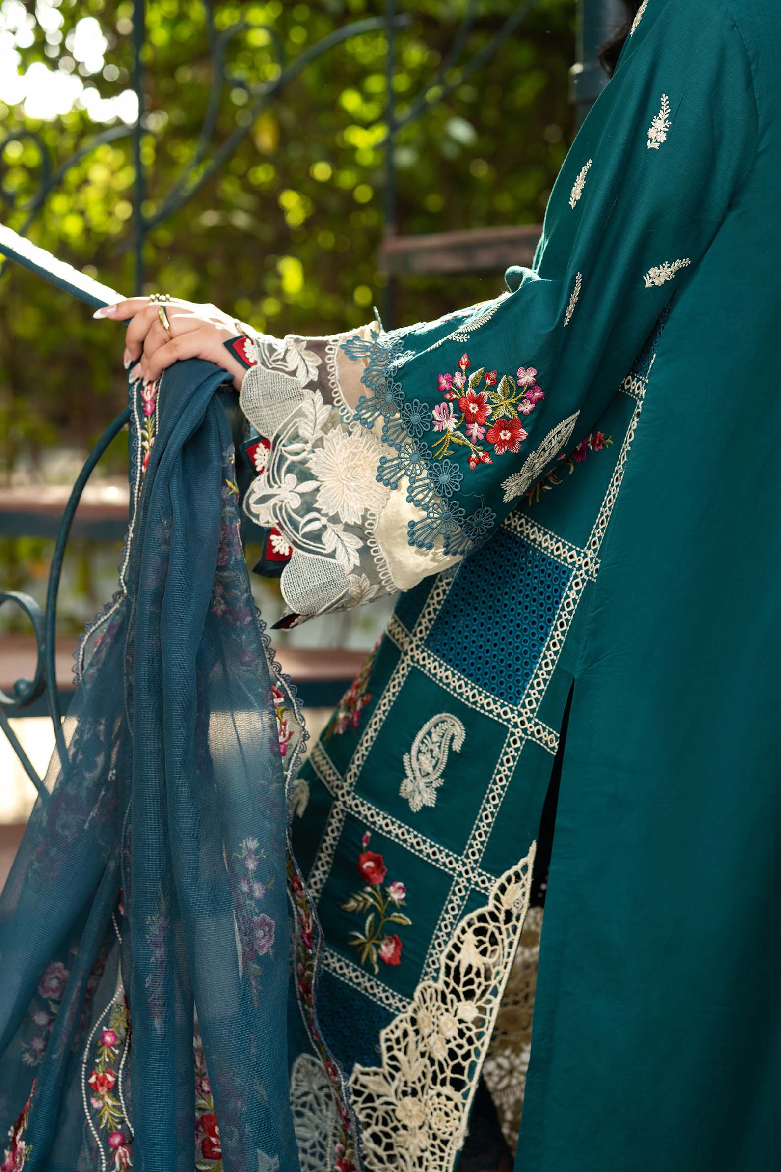 Maryam Hussain | Luxury Lawn 25 | Neelum by Maria Faisal - Registered Vendor of : Maryam Hussain - type : Ladies Clothes - 100% original wedding dresses