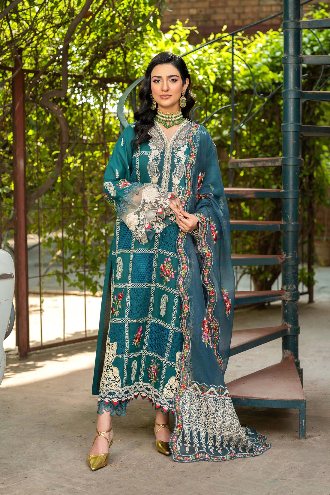 Maryam Hussain | Luxury Lawn 25 | Neelum by Maria Faisal - Registered Vendor of : Maryam Hussain - type : Ladies Clothes - 100% original wedding dresses