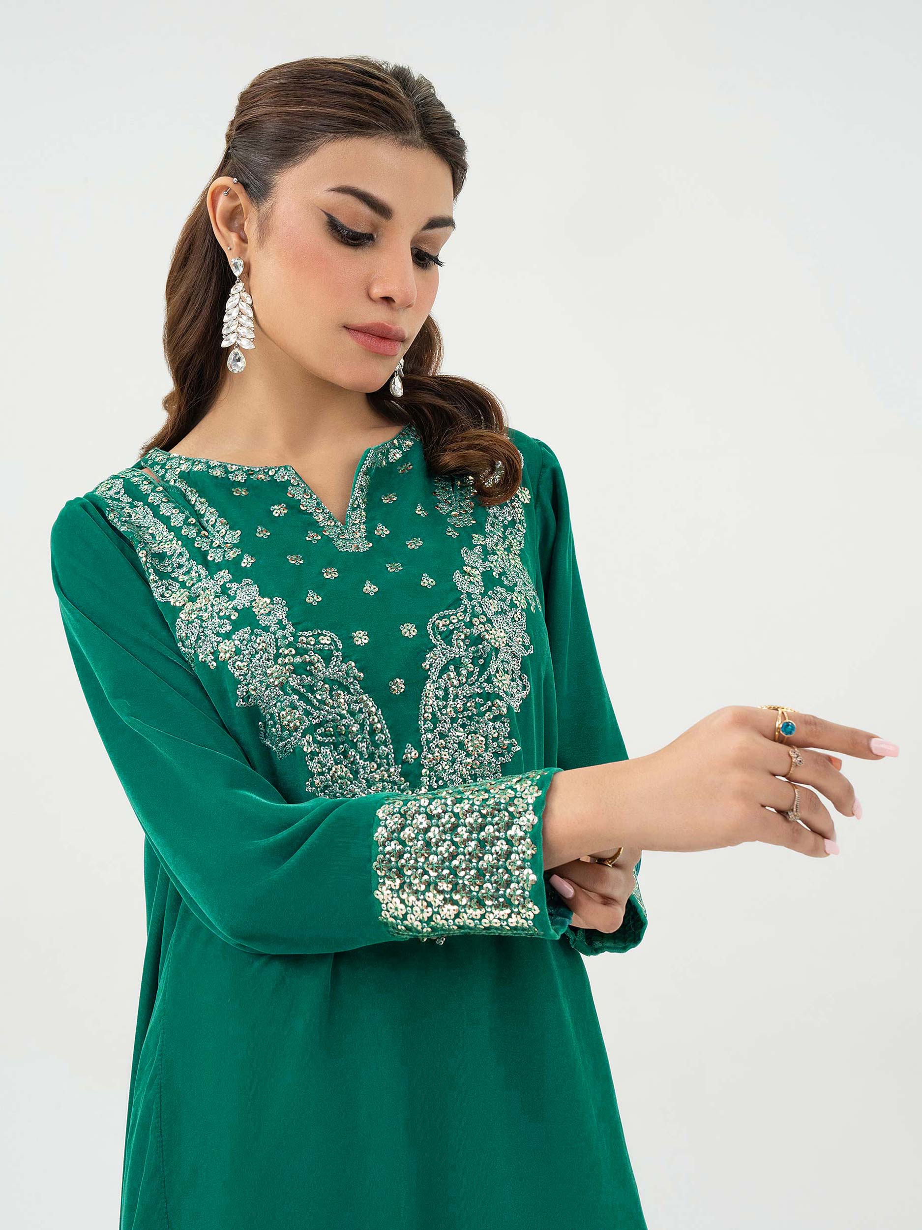 Lime Light | Velvet Pret | V-09 | Mariafaisal Lime Light | Velvet Pret | V-09 | Mariafaisal