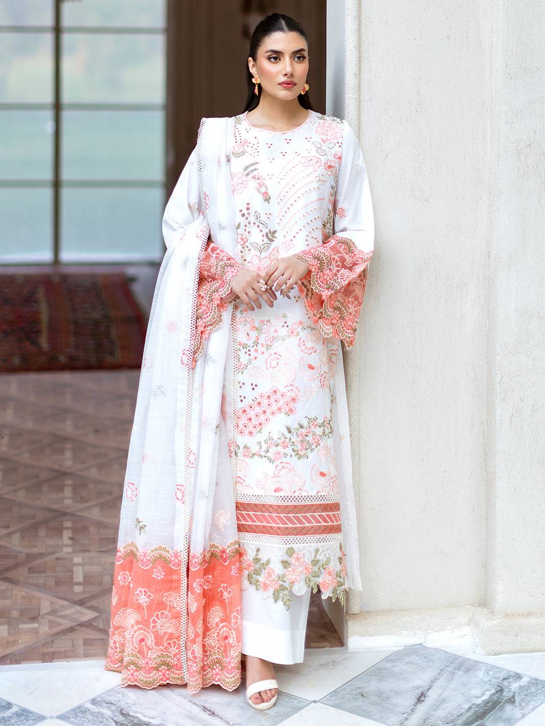 Mahnur | Sophie Luxury Lawn 25 | Lyra by Maria Faisal - Registered Vendor of : Mahnur - type : Ladies Clothes - 100% original wedding dresses