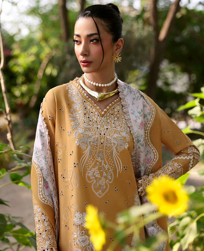Republic Womenswear | Embroidered Pret | M-150 - Ladies Clothes - Maria Faisal