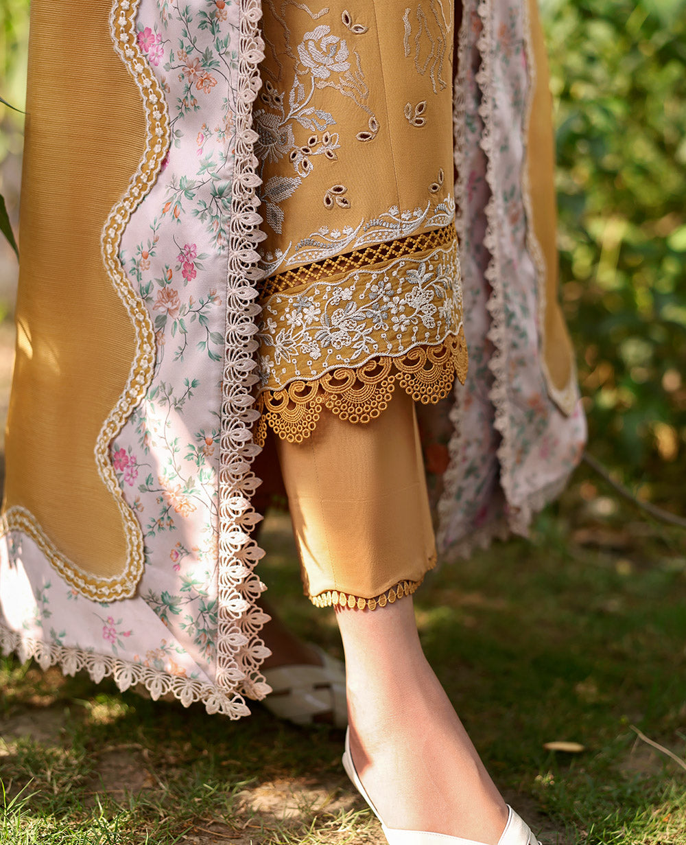 Republic Womenswear | Embroidered Pret | M-150 - Ladies Clothes - Maria Faisal