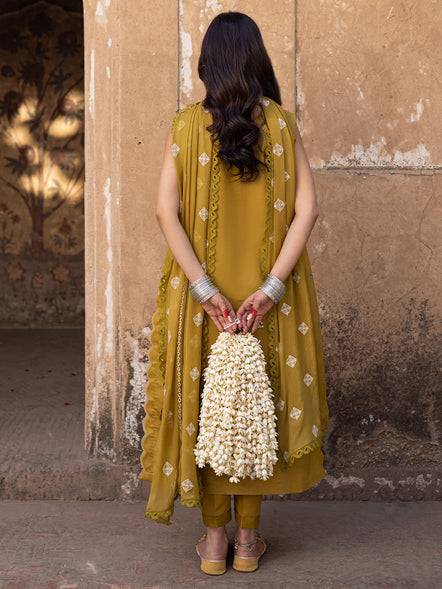 Parishay | Mastani Luxury Lawn 25 | MA - 03 by Maria Faisal - Registered Vendor of : Parishay - type : Ladies Clothes - 100% original wedding dresses