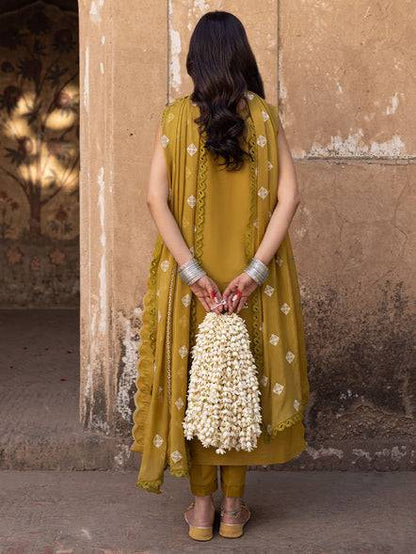 Parishay | Mastani Luxury Lawn 25 | MA - 03 by Maria Faisal - Registered Vendor of : Parishay - type : Ladies Clothes - 100% original wedding dresses