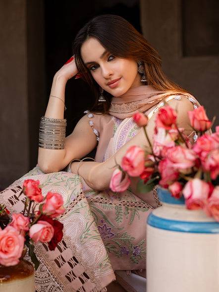 Parishay | Mastani Luxury Lawn 25 | MA - 08 by Maria Faisal - Registered Vendor of : Parishay - type : Ladies Clothes - 100% original wedding dresses