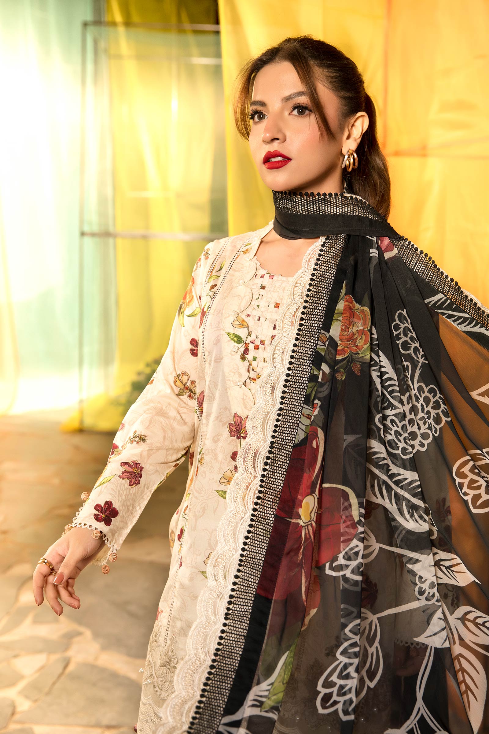 Maria B | M Basic Summer Lawn 25 | MB-CUS25-702B - Ladies Clothes - Maria Faisal