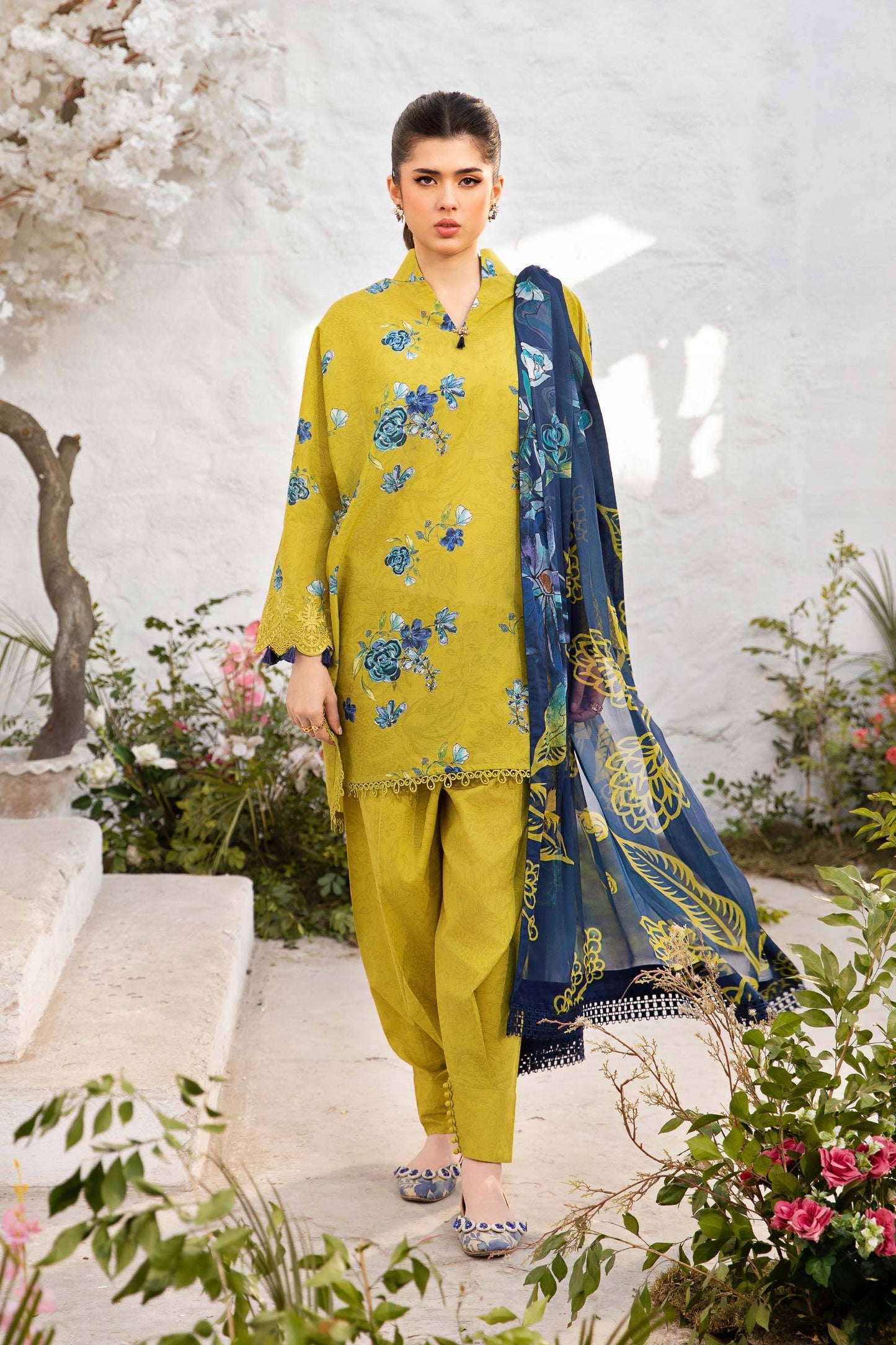 Maria B | M Basic Summer Lawn 25 | MB-CUS25-702A by Maria Faisal - Registered Vendor of : Maria B - type : Ladies Clothes - 100% original wedding dresses