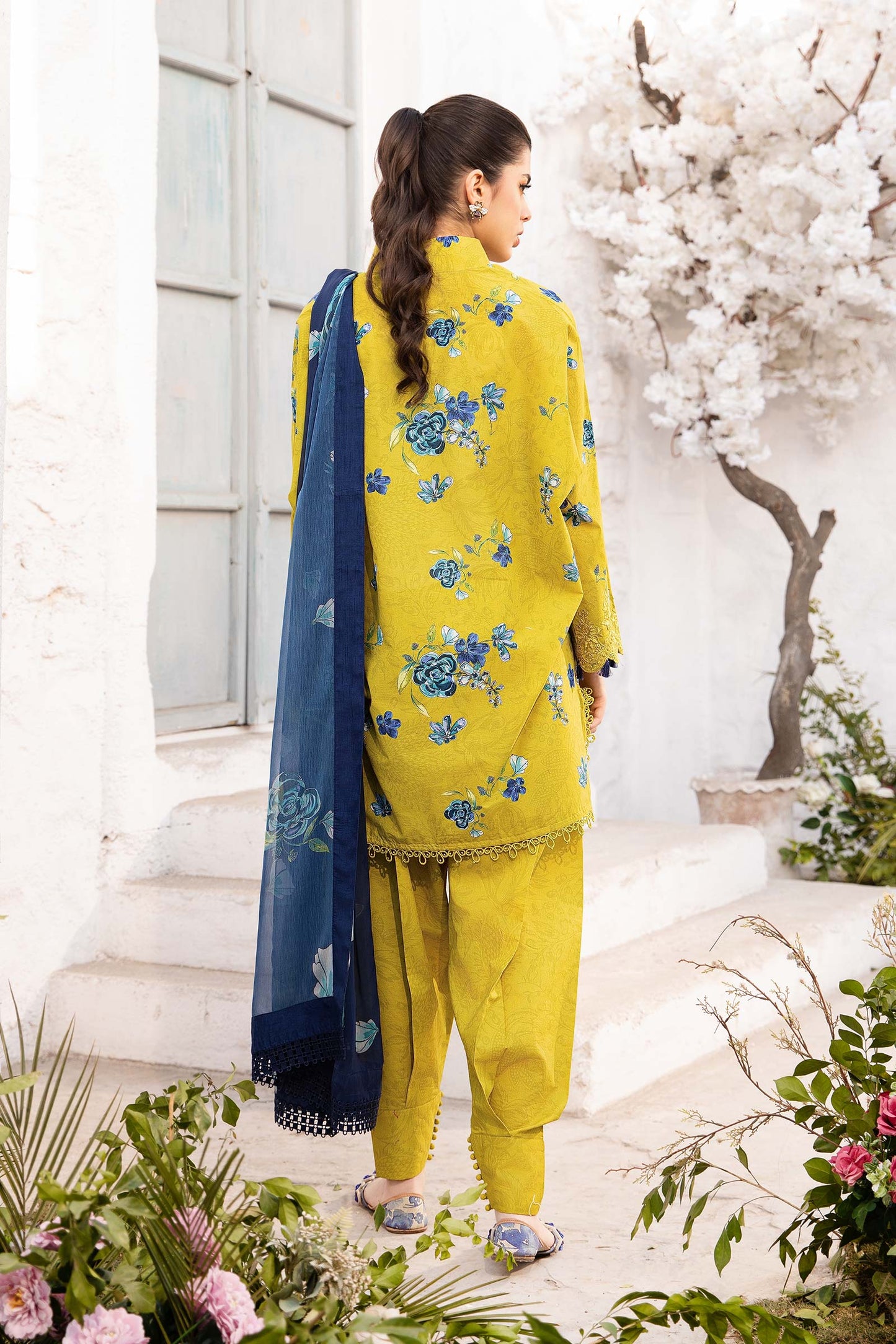 Maria B | M Basic Summer Lawn 25 | MB-CUS25-702A by Maria Faisal - Registered Vendor of : Maria B - type : Ladies Clothes - 100% original wedding dresses