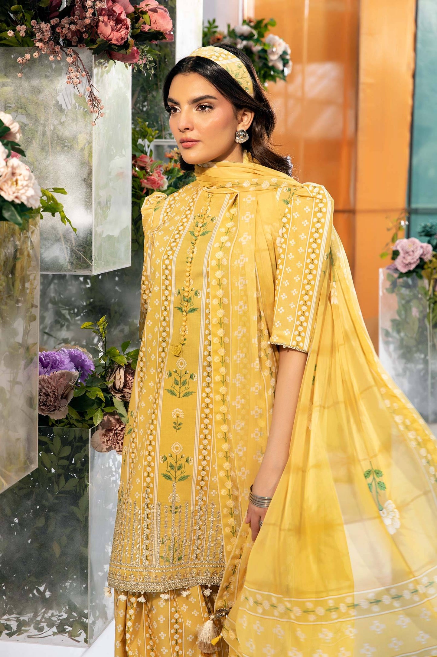 Maria B | M Basic Summer Lawn 25 | MB-CUS25-711A by Maria Faisal - Registered Vendor of : Maria B - type : Ladies Clothes - 100% original wedding dresses