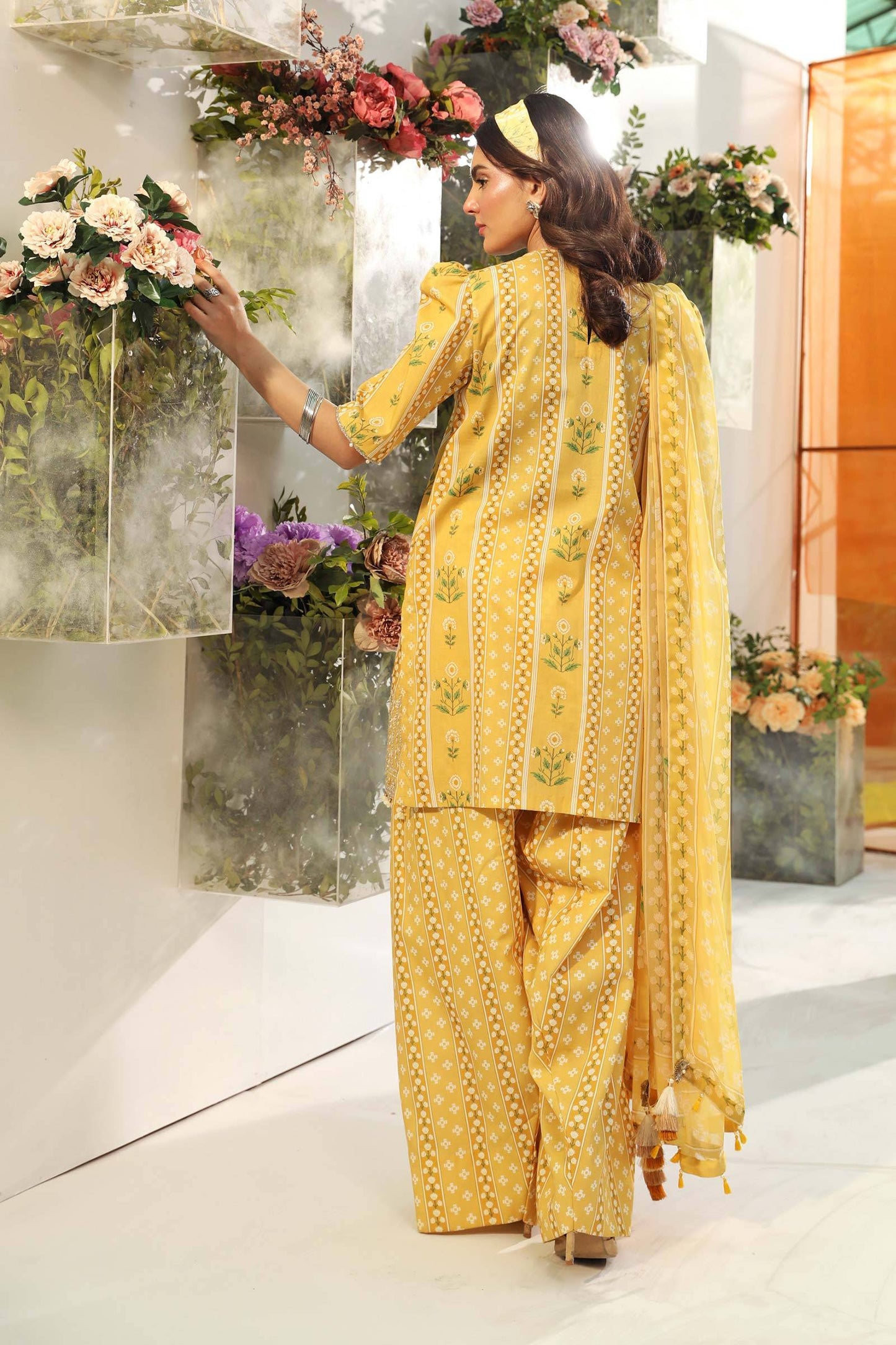 Maria B | M Basic Summer Lawn 25 | MB-CUS25-711A by Maria Faisal - Registered Vendor of : Maria B - type : Ladies Clothes - 100% original wedding dresses