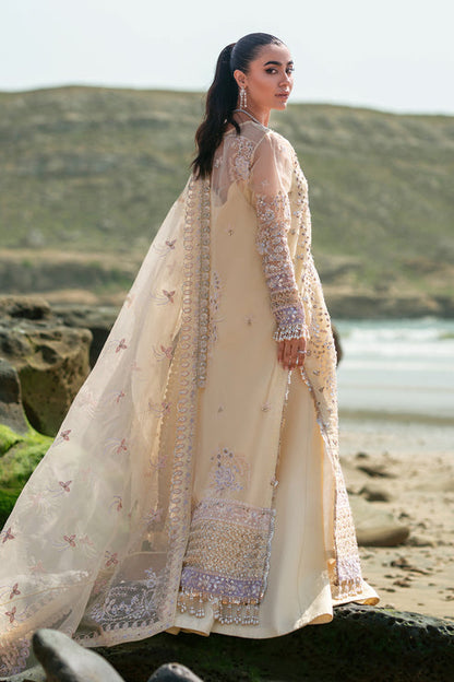 Emaan Adeel | Kamari Reveuse Wedding Formals | ELLE - Designer Dress with Intricate embroidery and embellishments. Shop elegent wedding dress at Maria Faisal.