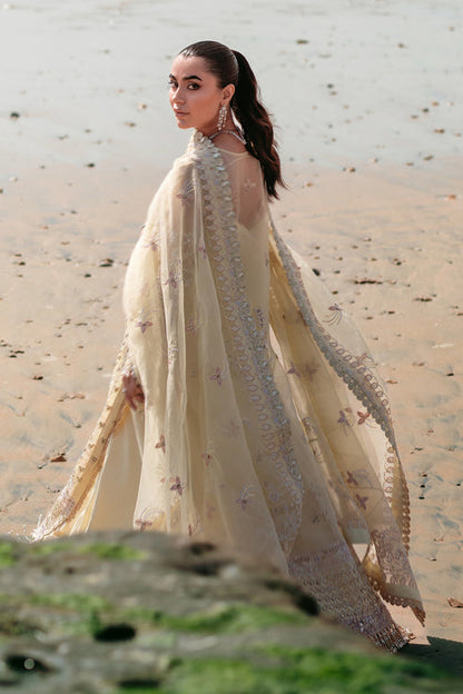 Emaan Adeel | Kamari Reveuse Wedding Formals | ELLE - Designer Dress with Intricate embroidery and embellishments. Shop elegent wedding dress at Maria Faisal.