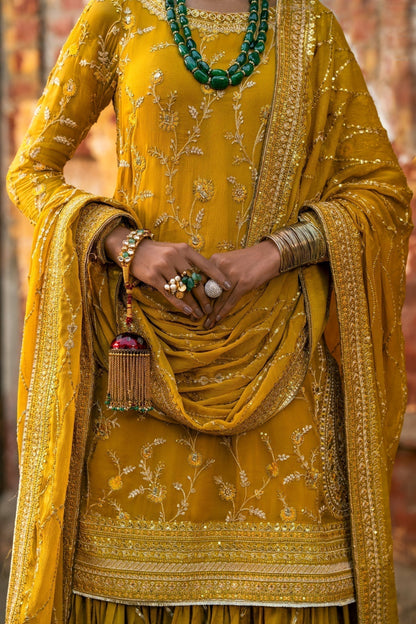 Erum Khan | Mannat Formals | Aatish