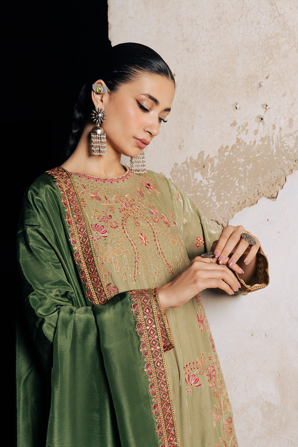 Maryum N Maria | Gulshan e Makhmal | SERAPHIN - MSS5614 - Formal Dress - available at Maria Faisal in UK and USA.