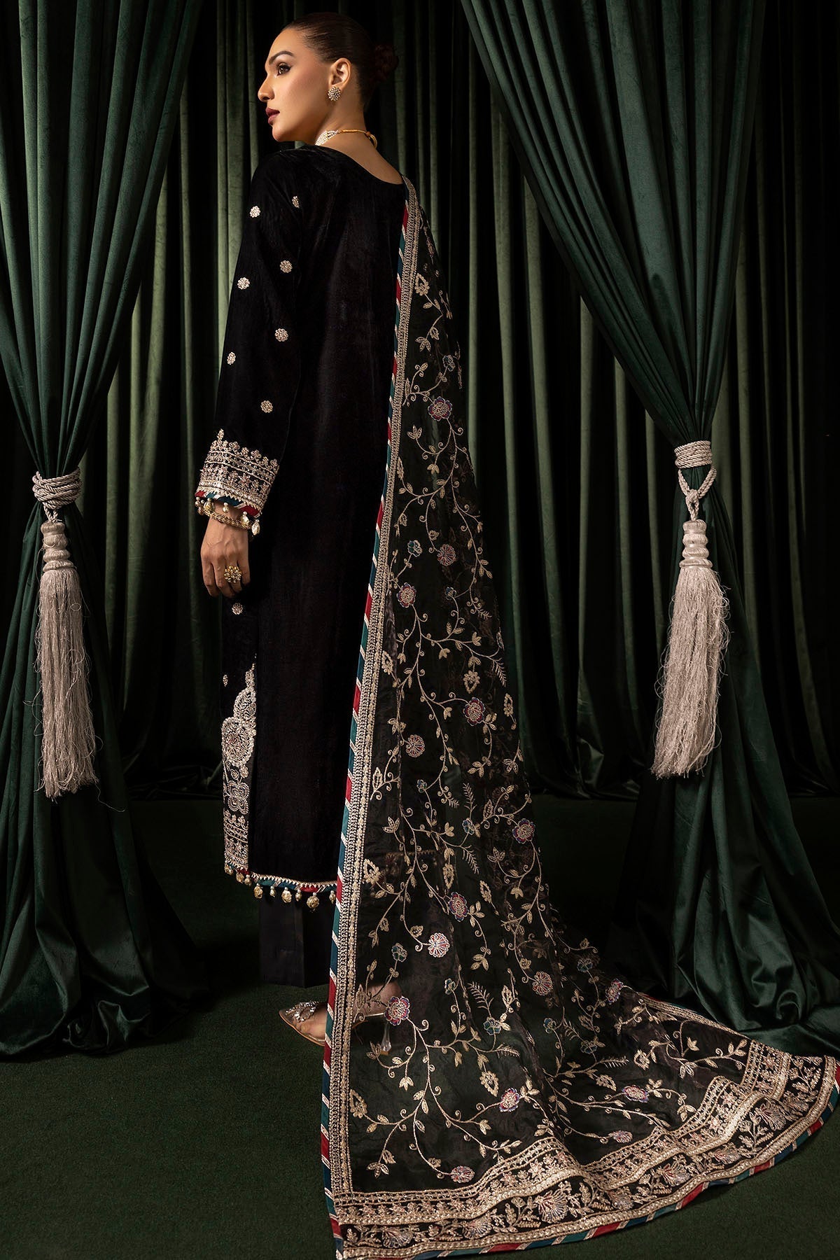 Motifz | Velvet Formals | 5098-FARZEEN - Ladies Clothes - Maria Faisal