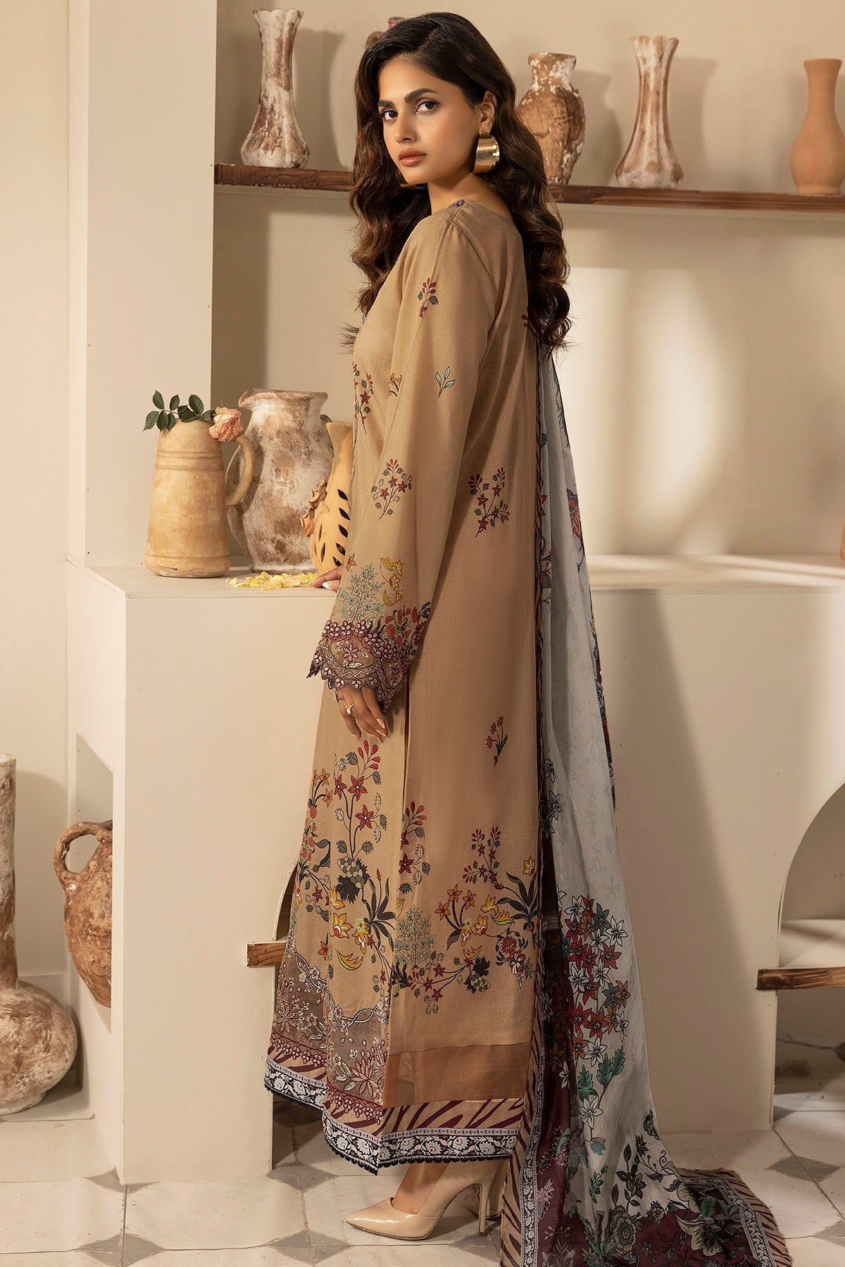 Motifz | Umang Lawn | 5474-ARA - Designer Dress with Intricate embroidery and embellishments. Shop elegent wedding dress at Maria Faisal.