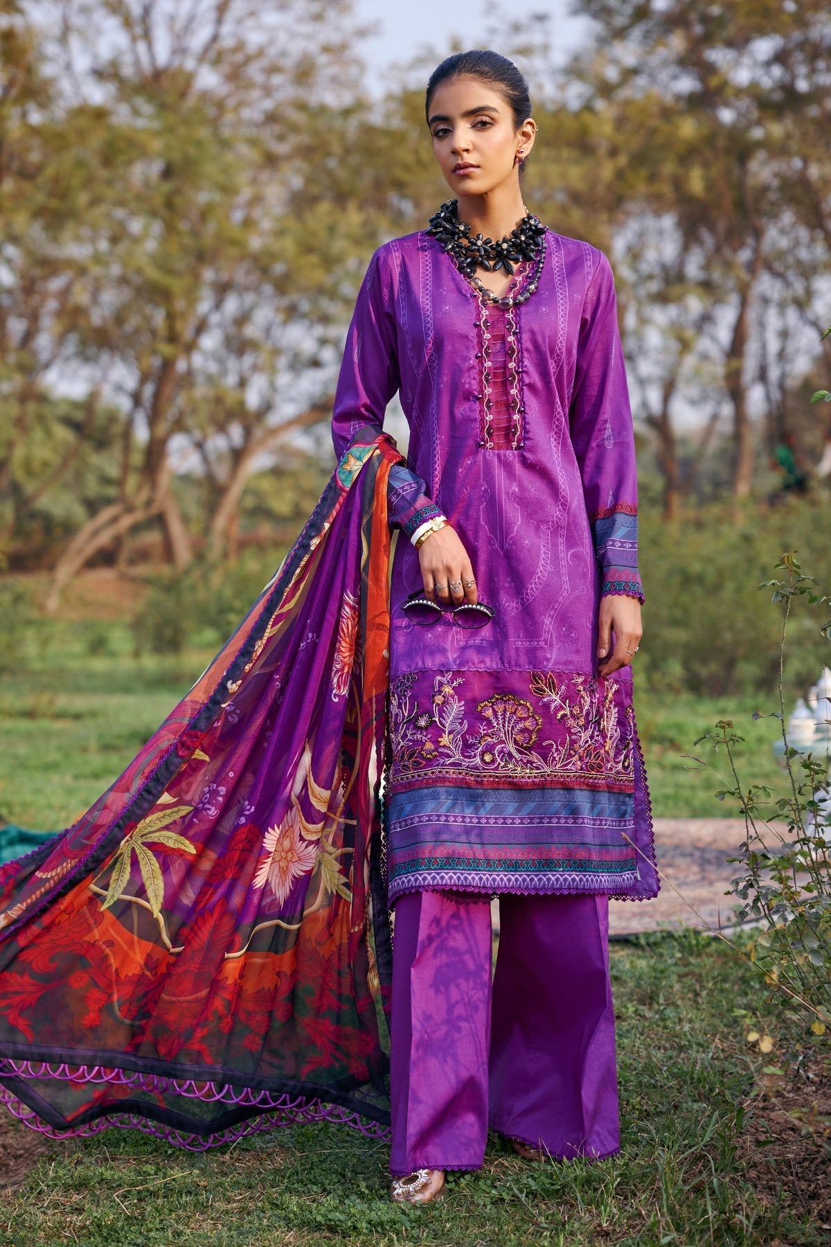 Motifz | Umang Lawn | 3547-ELIF - Designer Dress with Intricate embroidery and embellishments. Shop elegent wedding dress at Maria Faisal.