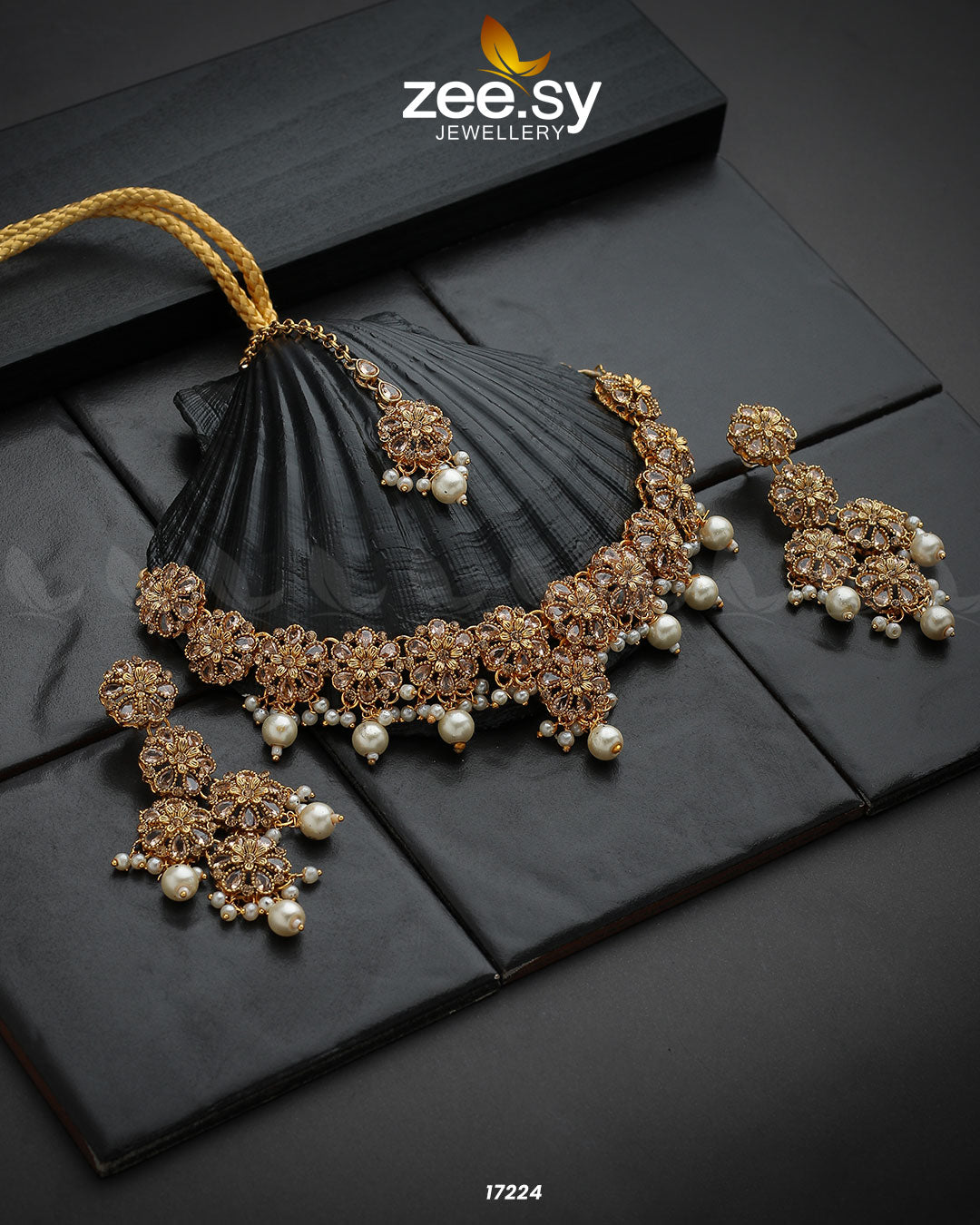 Magnolia Glimmer Necklace - Necklace Sets 
