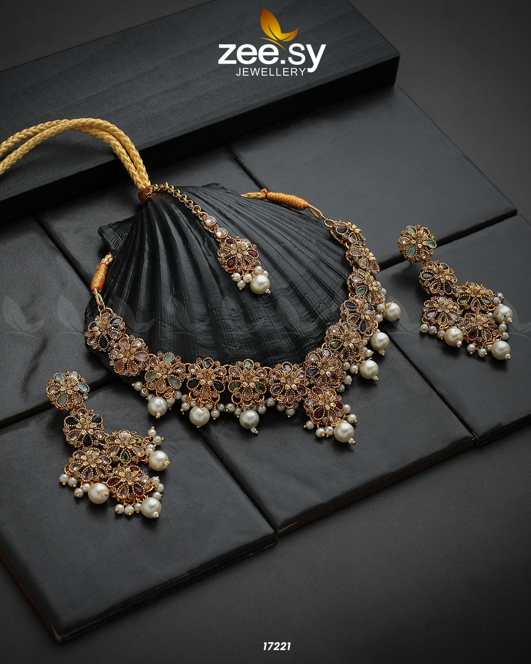 Magnolia Glimmer Necklace - Necklace Sets 
