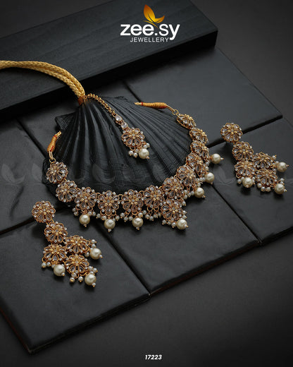 Magnolia Glimmer Necklace - Necklace Sets 