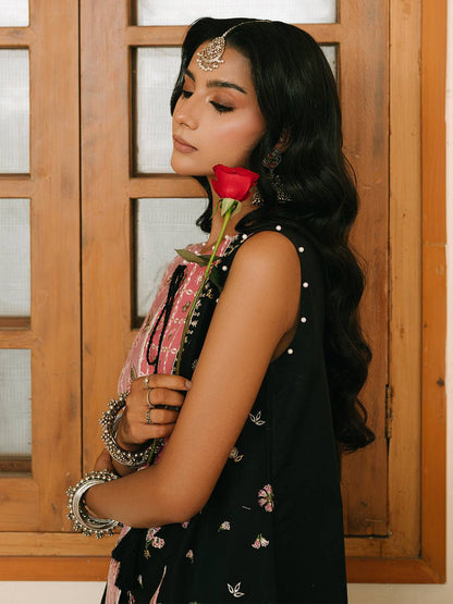 Mahnur | Shanaya Luxury Lawn 25 | Zarina by Maria Faisal - Registered Vendor of : Mahnur - type : Ladies Clothes - 100% original wedding dresses