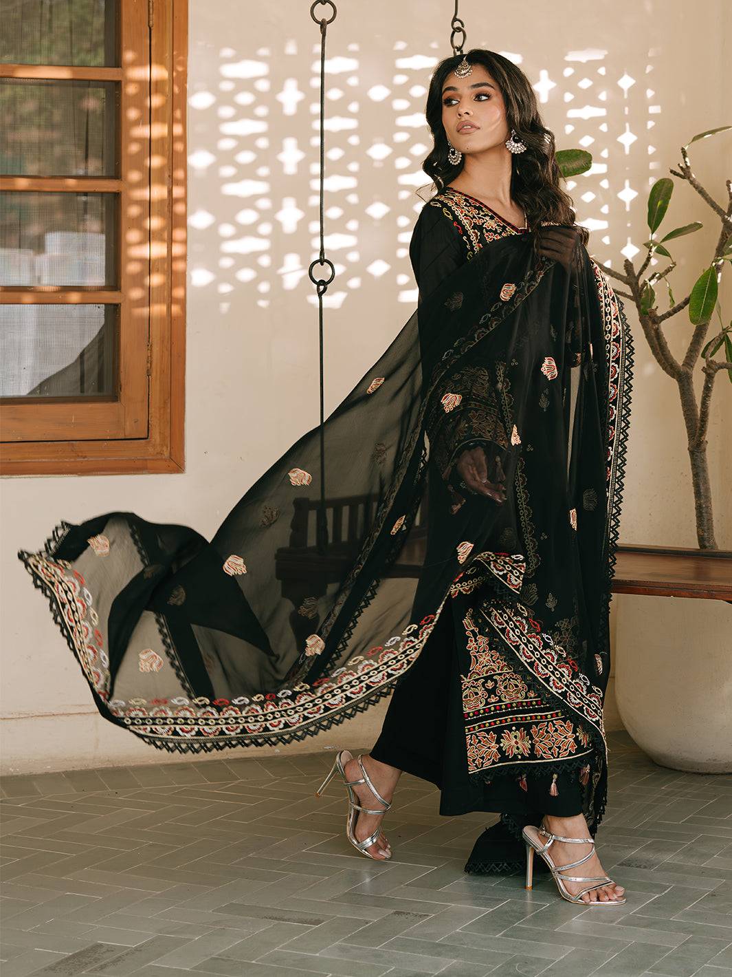 Mahnur | Shanaya Luxury Lawn 25 | Zehra by Maria Faisal - Registered Vendor of : Mahnur - type : Ladies Clothes - 100% original wedding dresses