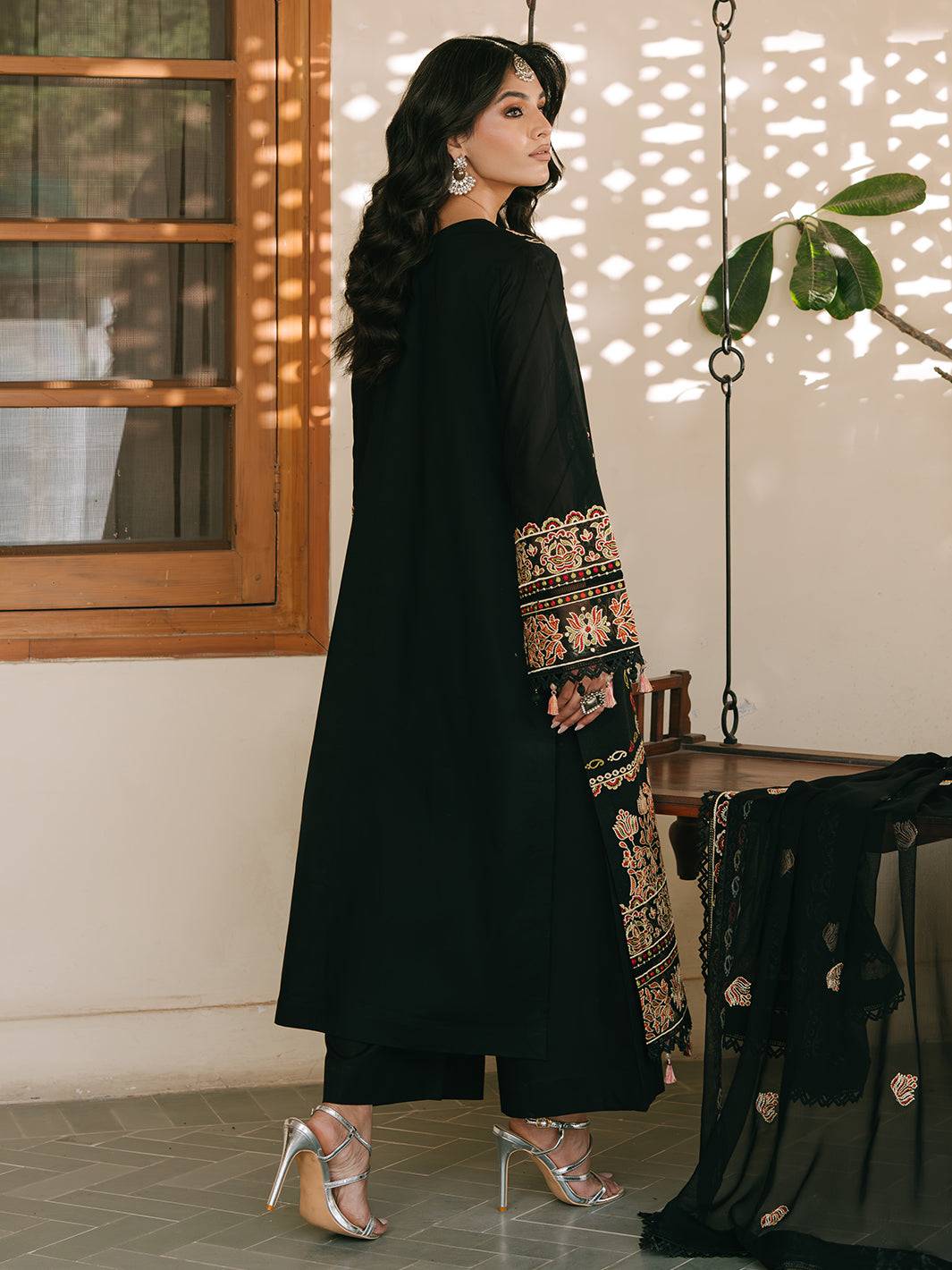 Mahnur | Shanaya Luxury Lawn 25 | Zehra by Maria Faisal - Registered Vendor of : Mahnur - type : Ladies Clothes - 100% original wedding dresses
