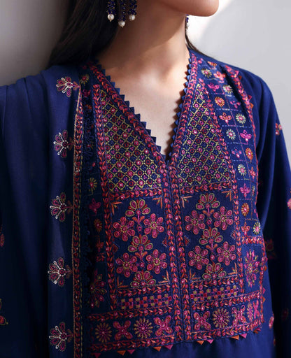 Maris – authentic Pakistani dress from the Amaris Luxury Shawl 25 collection for women in the UK
