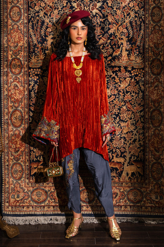Nilofer Shahid | Aatish the Fire Within | Sholay (2pc) Aatish The Fire within by Maria Faisal - Registered Vendor of : Nilofer Shahid - type : Ladies Clothes - 100% original wedding dresses