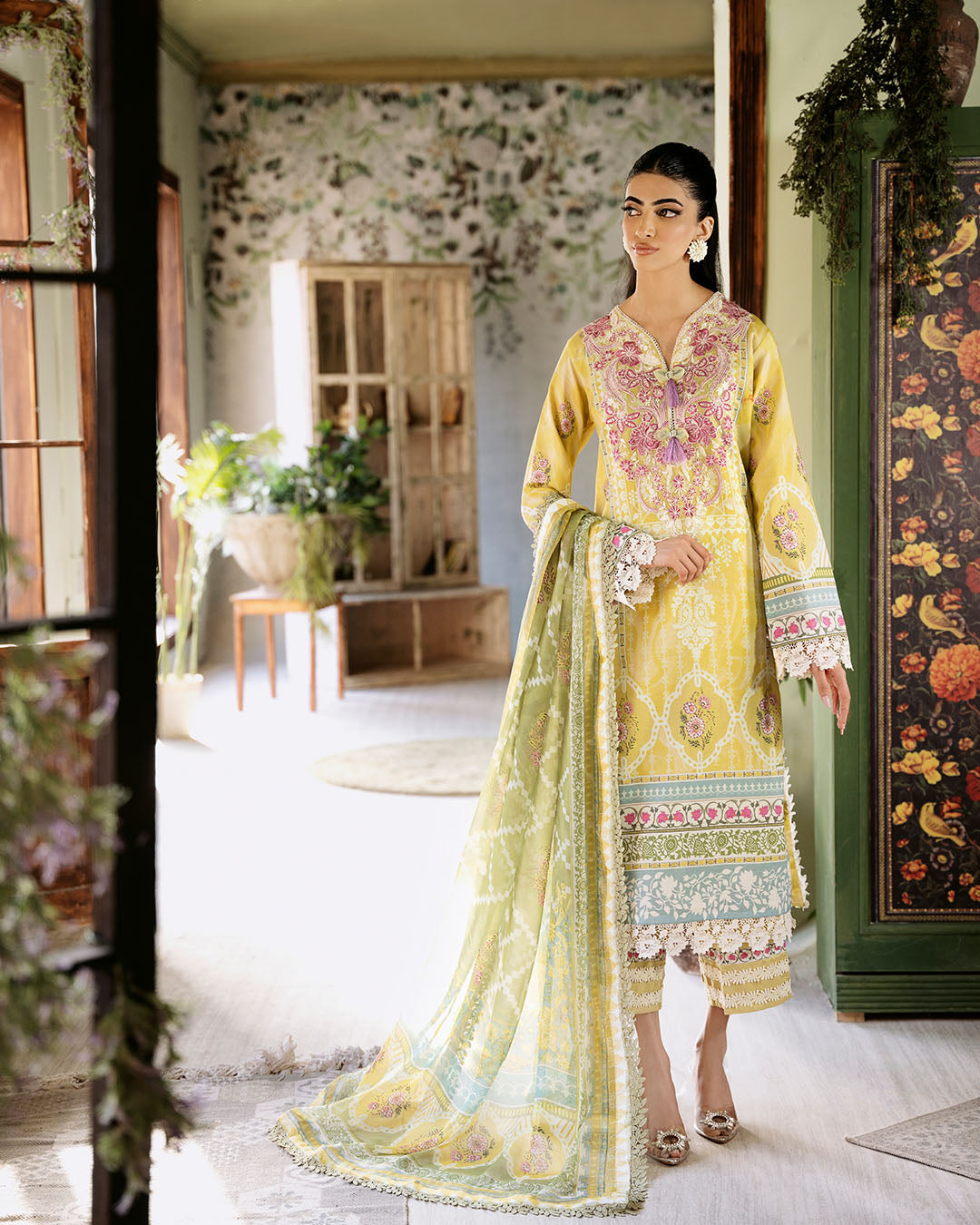 Roheenaz | Flora Printed Lawn | Mystique - Ladies Clothes 