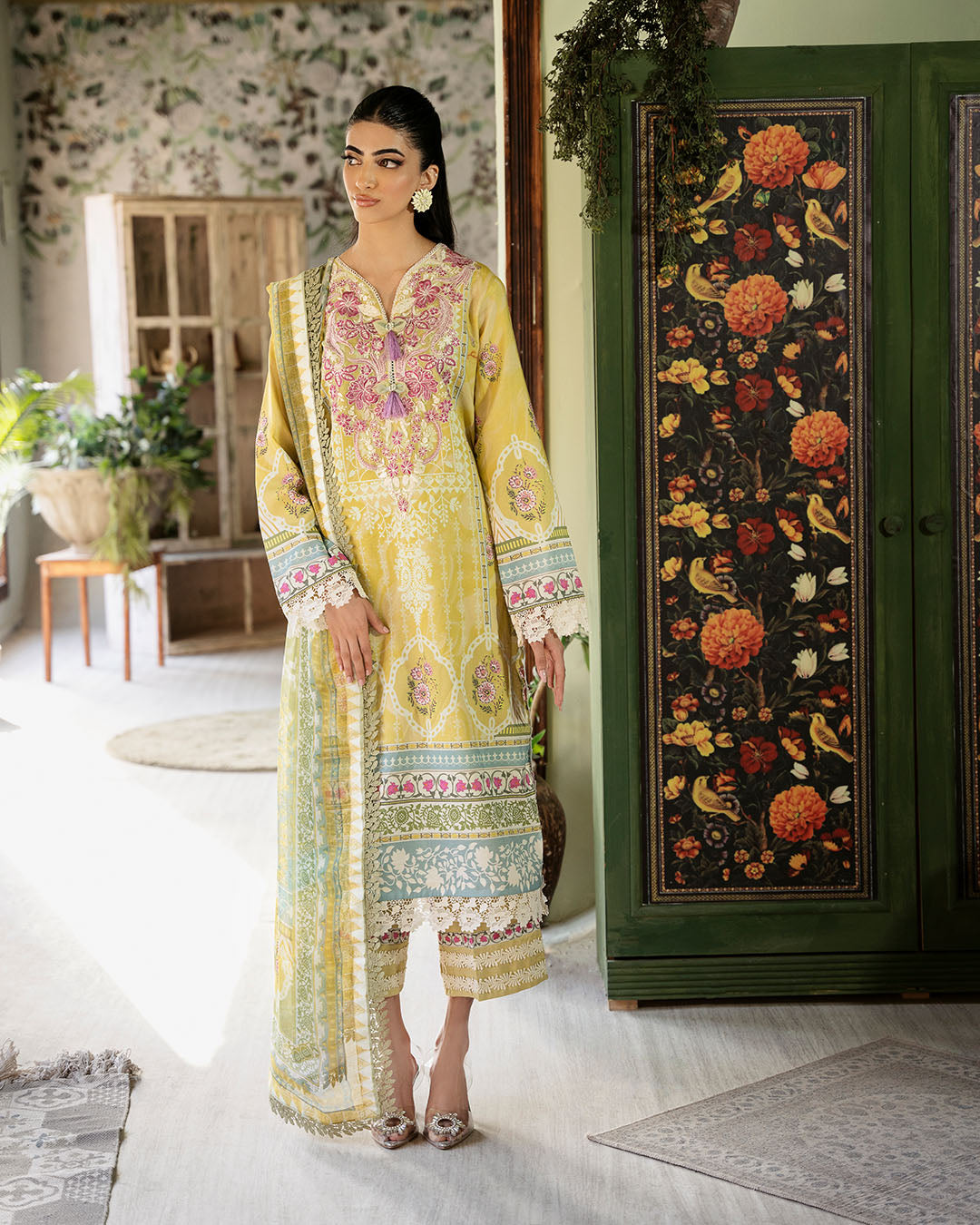 Roheenaz | Flora Printed Lawn | Mystique - Ladies Clothes 