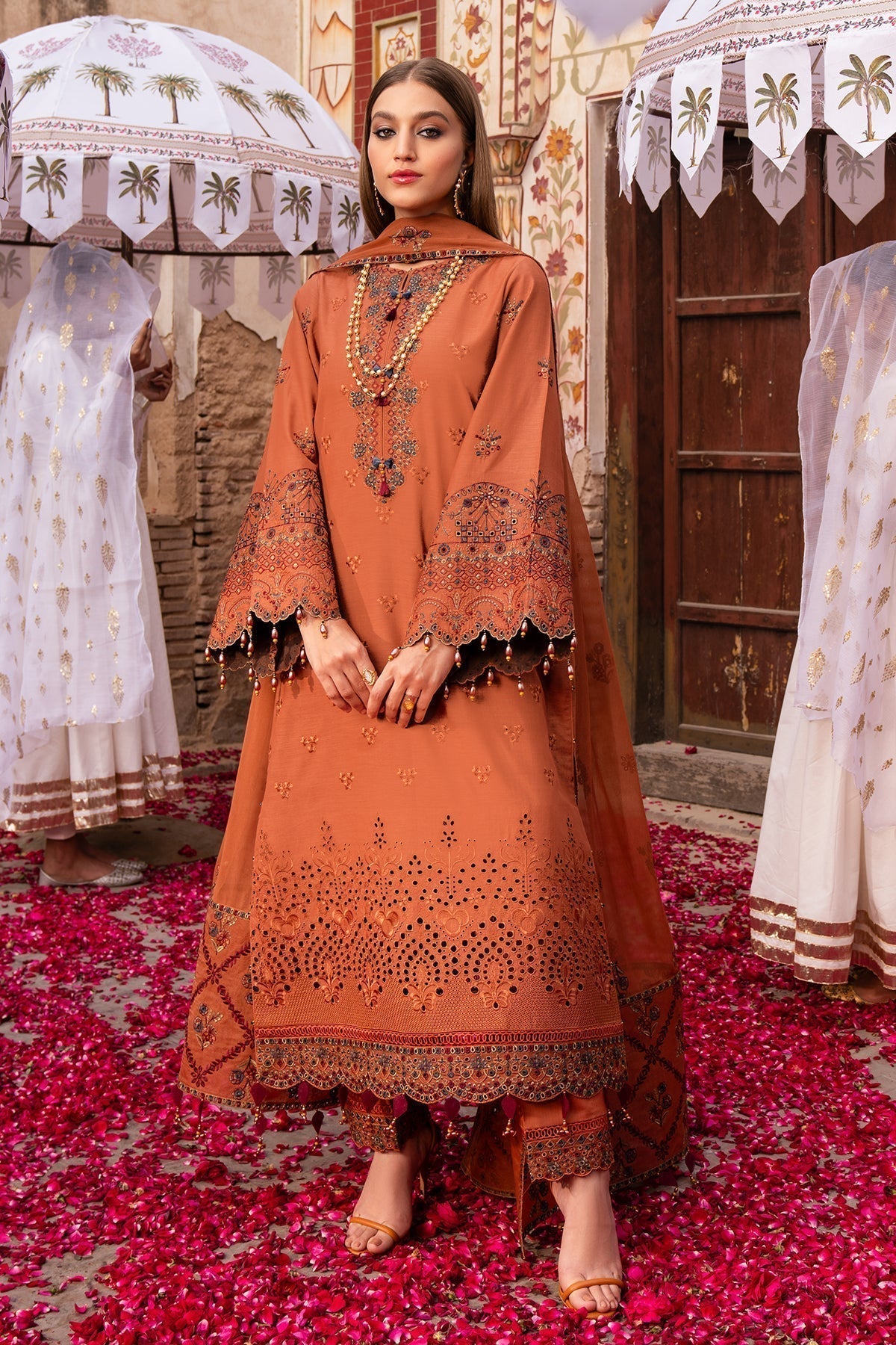 Alizeh | Rawayat Luxury Lawn 24 | Manat - Waniyas