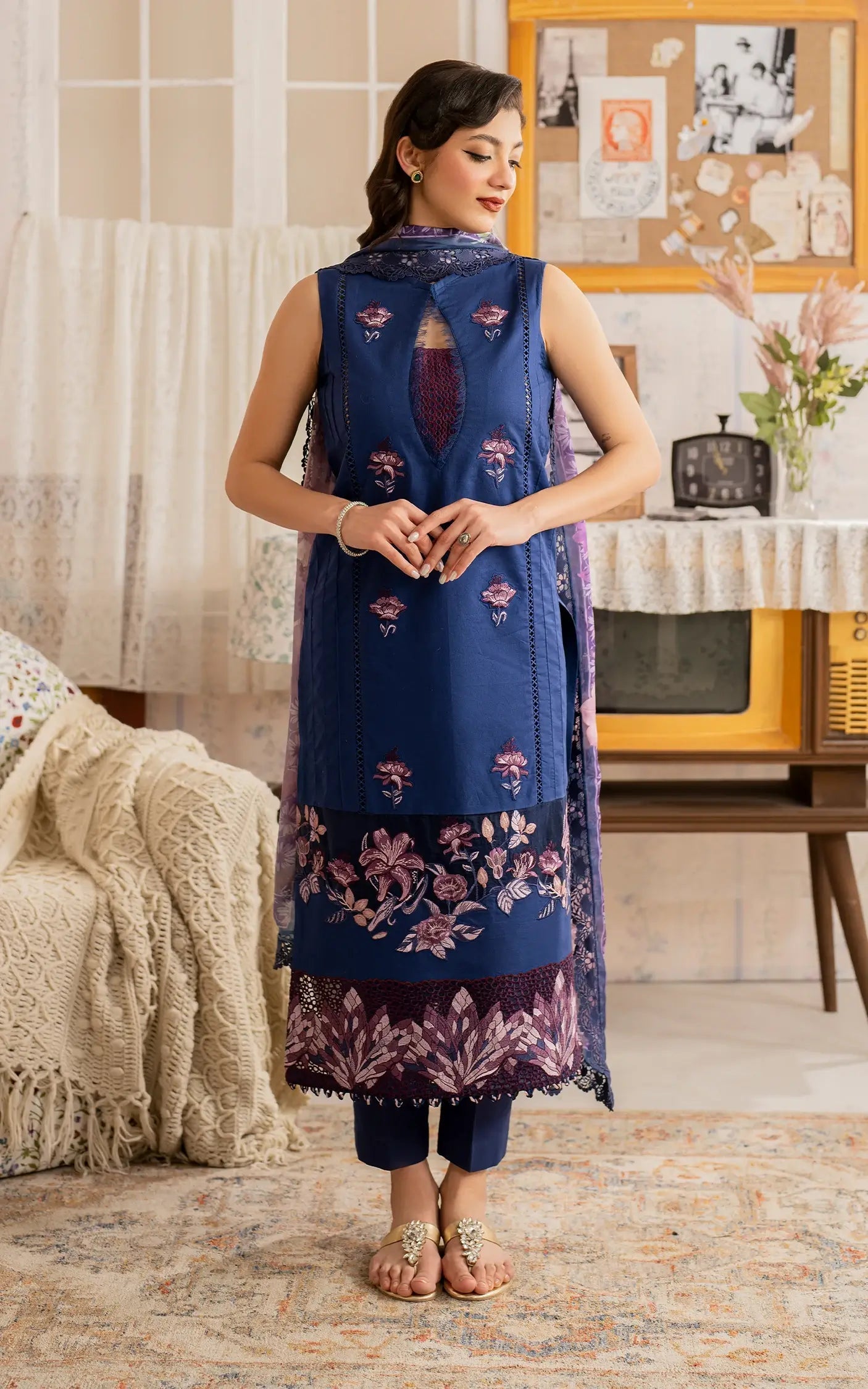 Asifa and Nabeel | Meraki Vintage 25 | Resham (MVL25-18) by Maria Faisal - Registered Vendor of : Asifa and Nabeel - type : Ladies Clothes - 100% original wedding dresses