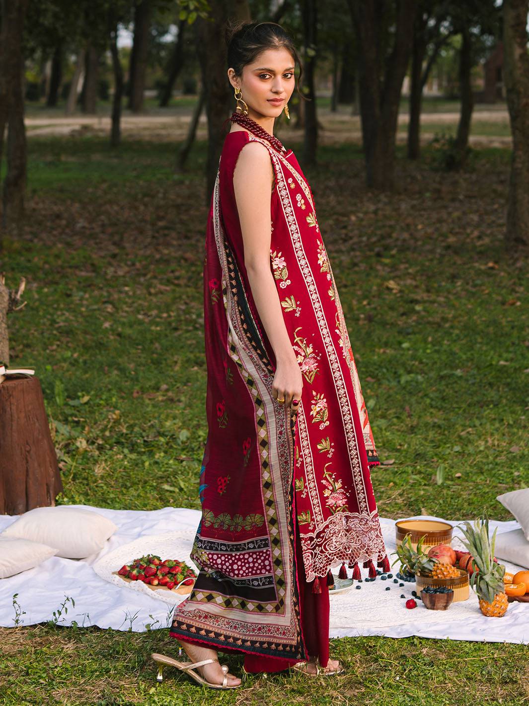 Mahnur | Dahlia Luxury Lawn 25 | Rosina by Maria Faisal - Registered Vendor of : Mahnur - type : Ladies Clothes - 100% original wedding dresses