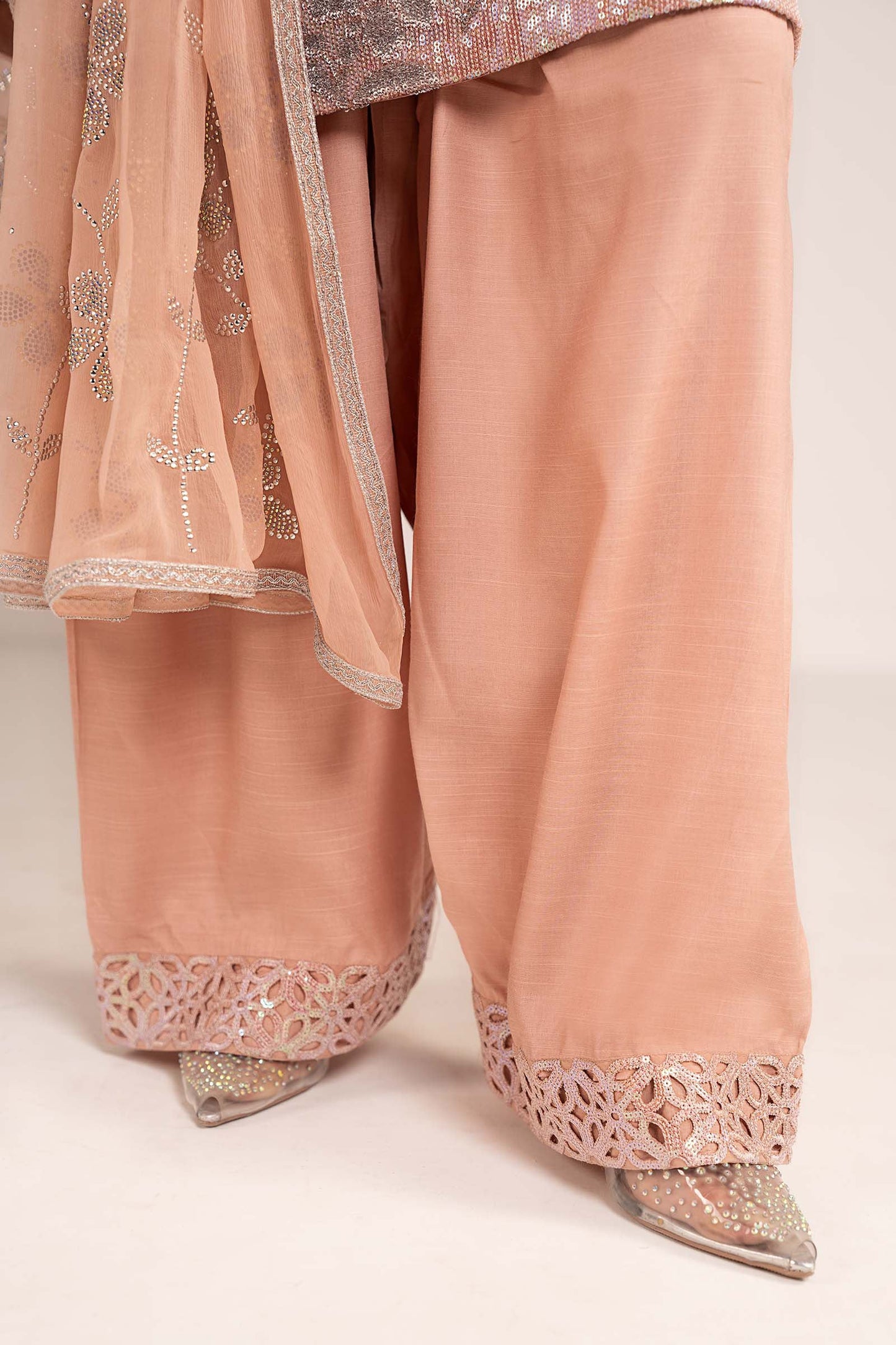  Model Wearing Pale Peach Short Shirt with Salwar - Maria B | Modern Archives | 3 Piece Embroidered Chiffon Suit - Ladies Clothes - Maria Faisal