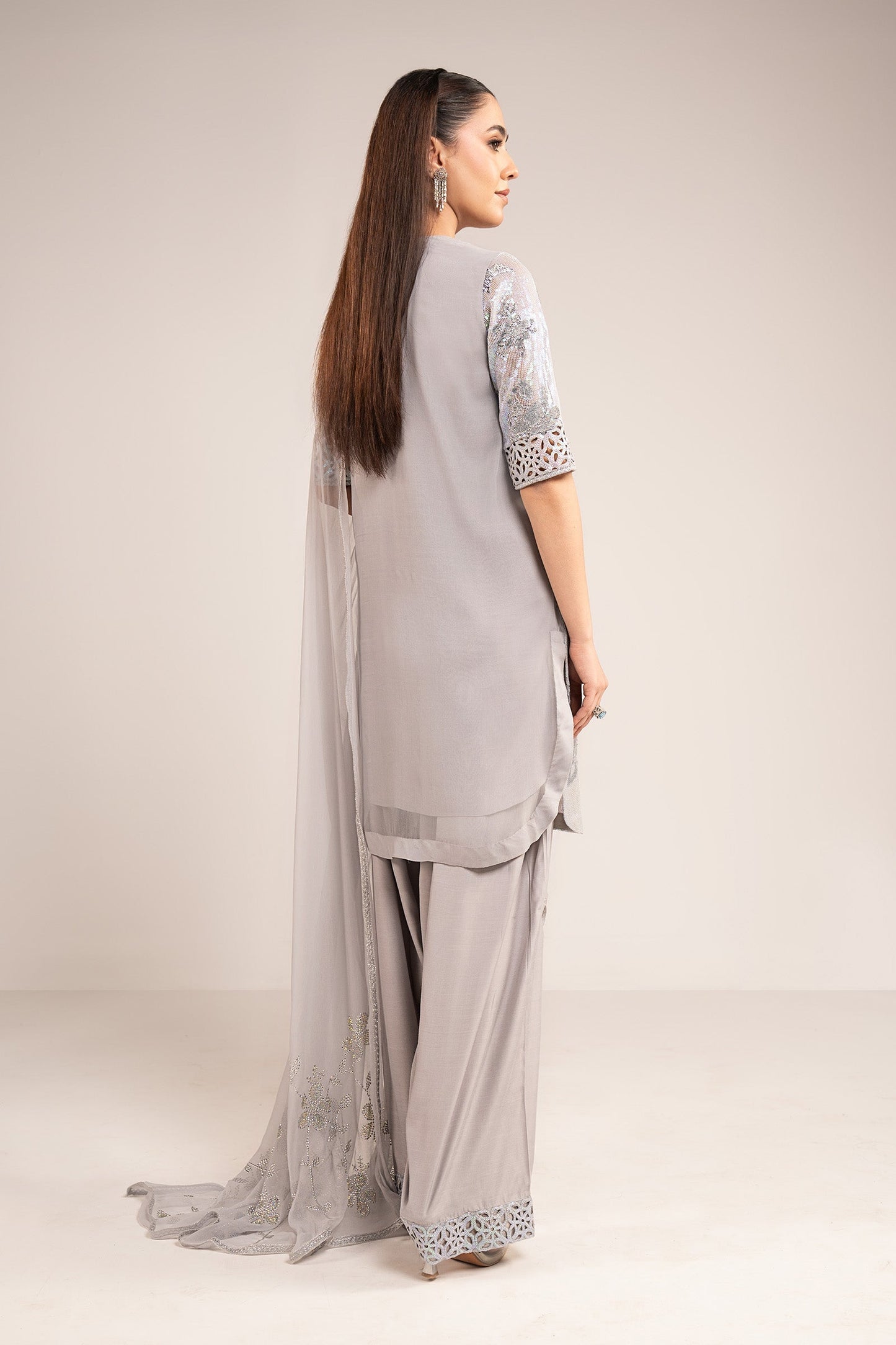  Model Wearing Soft Gray Short Shirt Farsi Salwar - Maria B | Modern Archives | 3 Piece Embroidered Chiffon Suit - Ladies Clothes - Maria Faisal