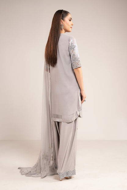  Model Wearing Soft Gray Short Shirt Farsi Salwar - Maria B | Modern Archives | 3 Piece Embroidered Chiffon Suit - Ladies Clothes - Maria Faisal