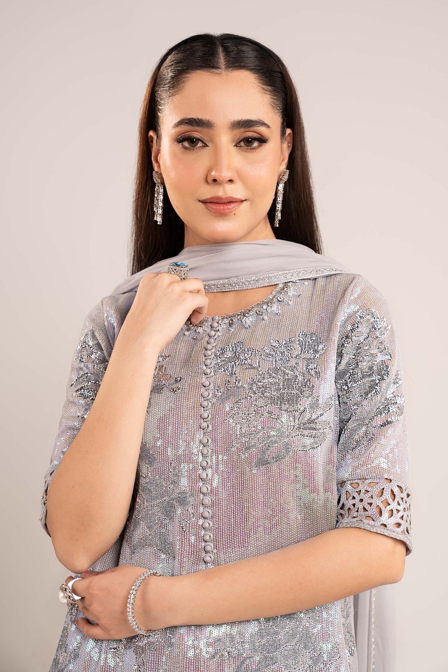  Model Wearing Soft Gray Short Shirt Farsi Salwar - Maria B | Modern Archives | 3 Piece Embroidered Chiffon Suit - Ladies Clothes - Maria Faisal
