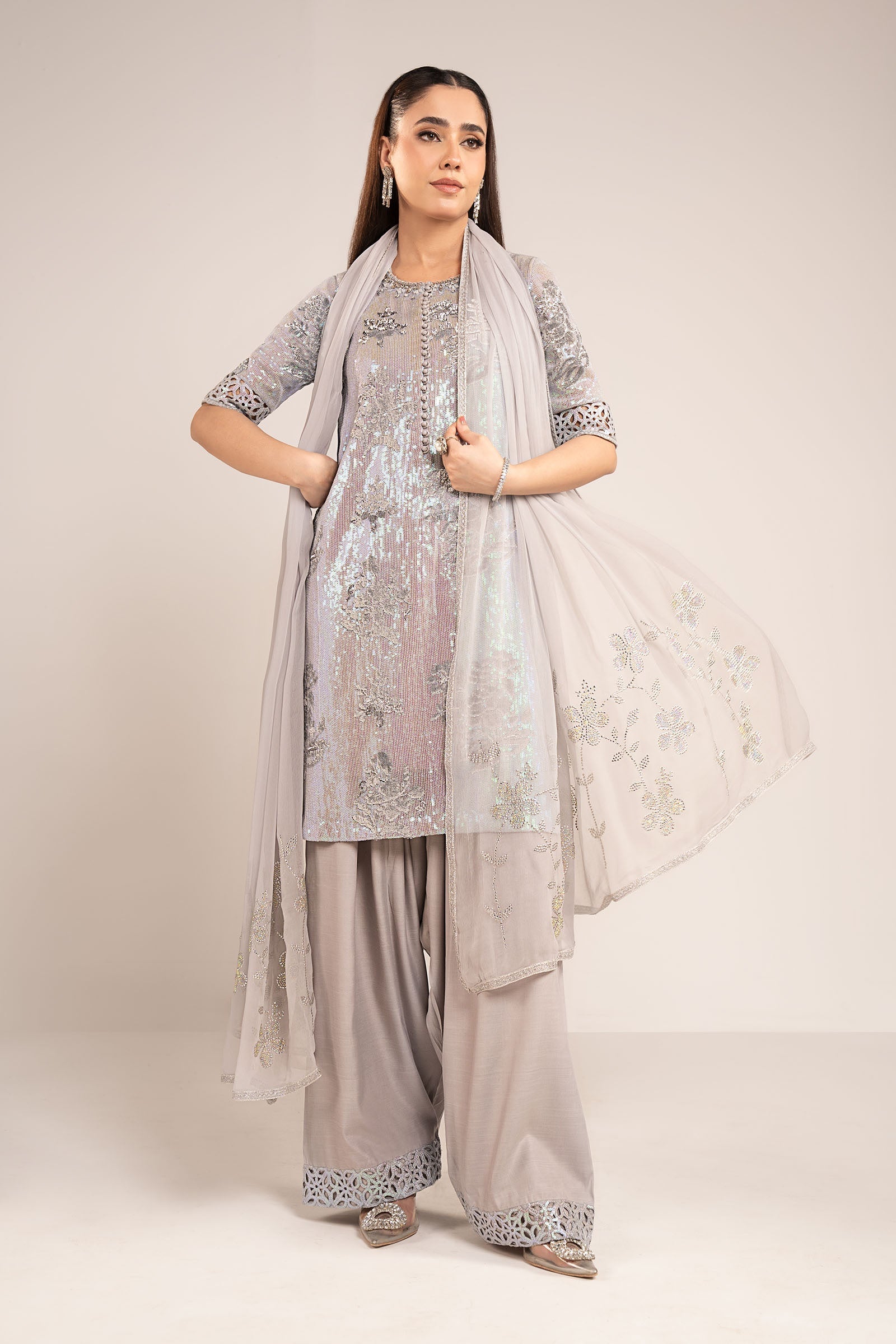  Model Wearing Soft Gray Short Shirt Farsi Salwar - Maria B | Modern Archives | 3 Piece Embroidered Chiffon Suit - Ladies Clothes - Maria Faisal