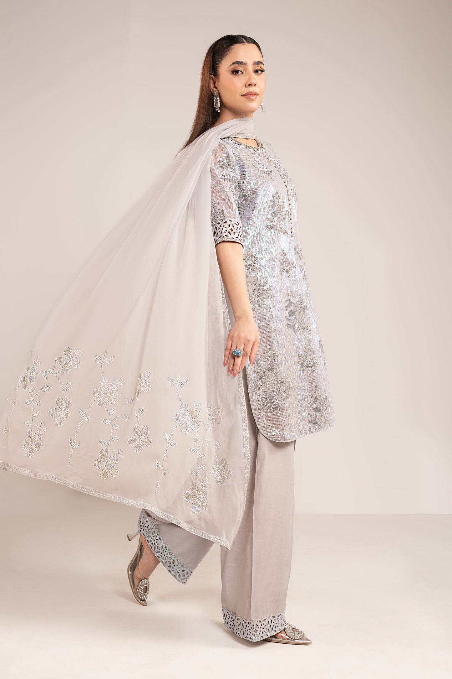  Model Wearing Soft Gray Short Shirt Farsi Salwar - Maria B | Modern Archives | 3 Piece Embroidered Chiffon Suit - Ladies Clothes - Maria Faisal