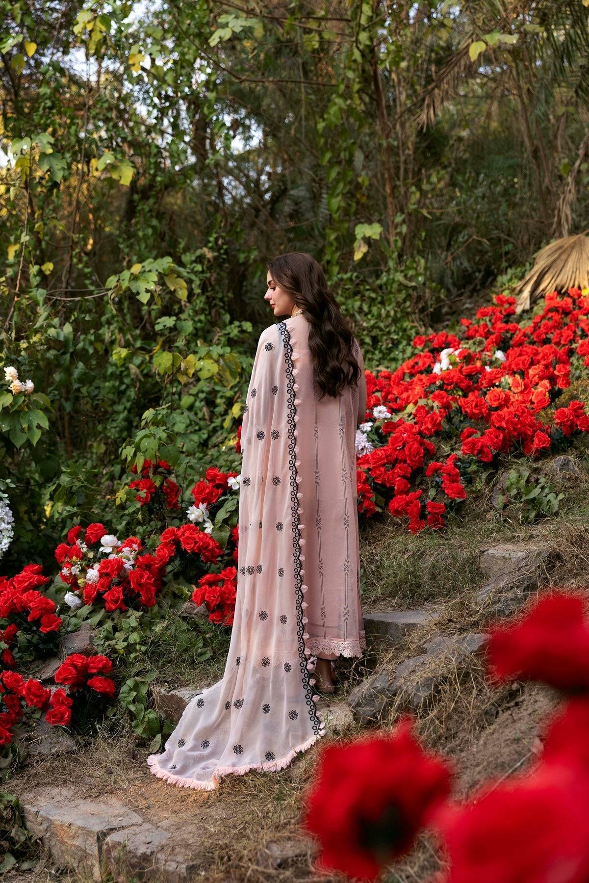 Sable Vogue | Luxury Formal 25 | SL-08-25-V1 by Maria Faisal - Registered Vendor of : Sable Vogue - type : Ladies Clothes - 100% original wedding dresses