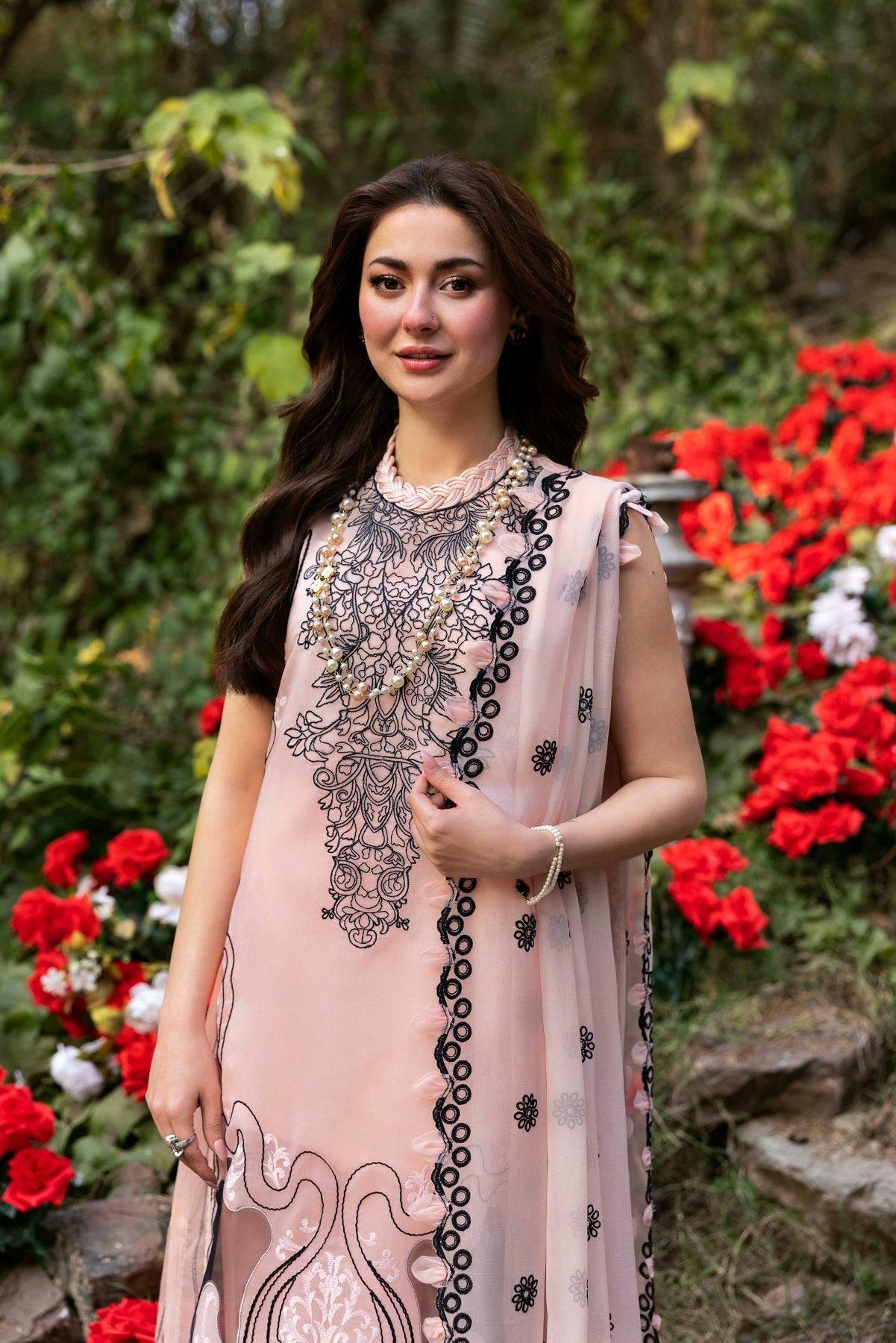 Sable Vogue | Luxury Formal 25 | SL-08-25-V1 by Maria Faisal - Registered Vendor of : Sable Vogue - type : Ladies Clothes - 100% original wedding dresses