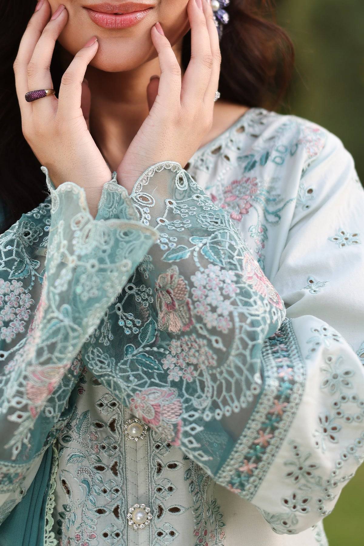 Imrozia Premium | Hayam Luxury Lawn 25 | SL 88 HIBA by Maria Faisal - Registered Vendor of : Imrozia Premium - type : Ladies Clothes - 100% original wedding dresses