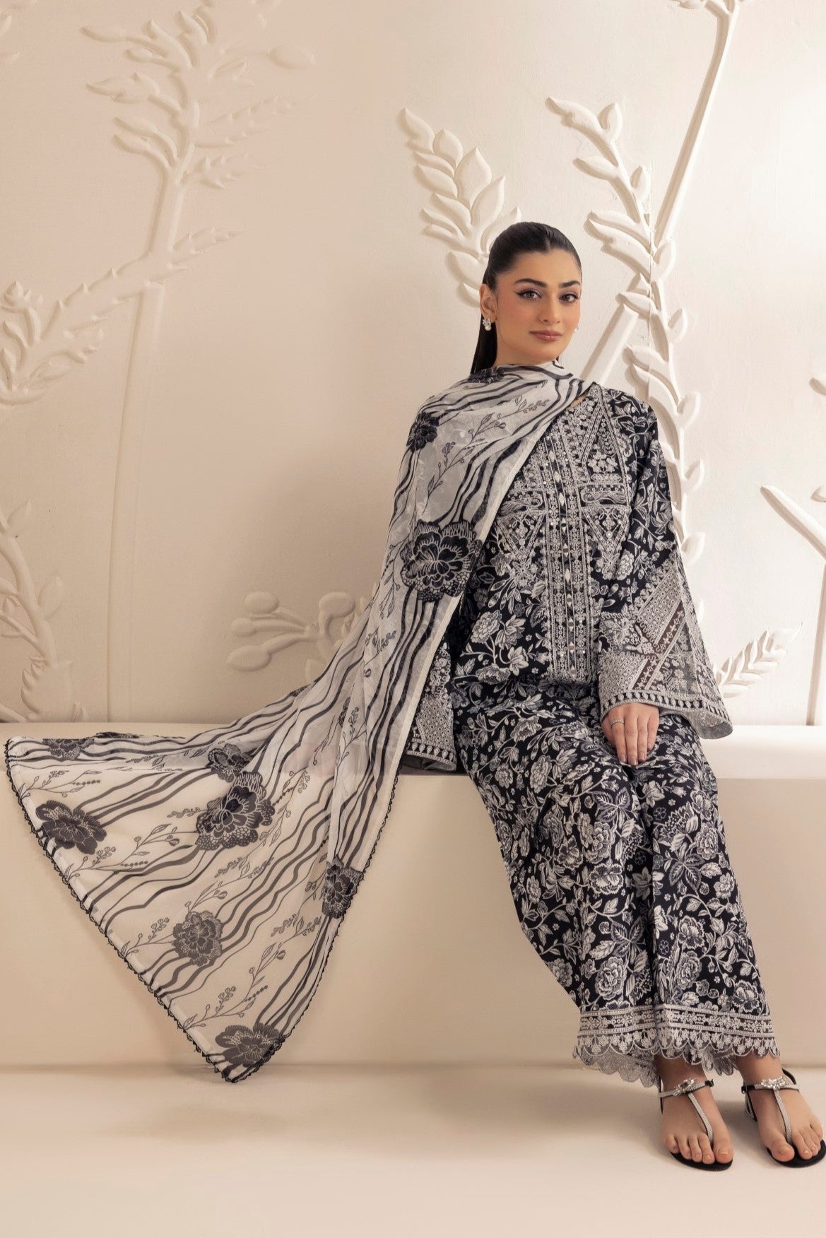 Mohagni | Tulip 25 | SPL-10 by Maria Faisal - Registered Vendor of : Mohagni - type : Ladies Clothes - 100% original wedding dresses